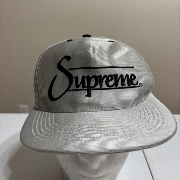 Supreme Other - Rare Supreme Silver Cap 5 Panel Metallic
Logo Streetwear